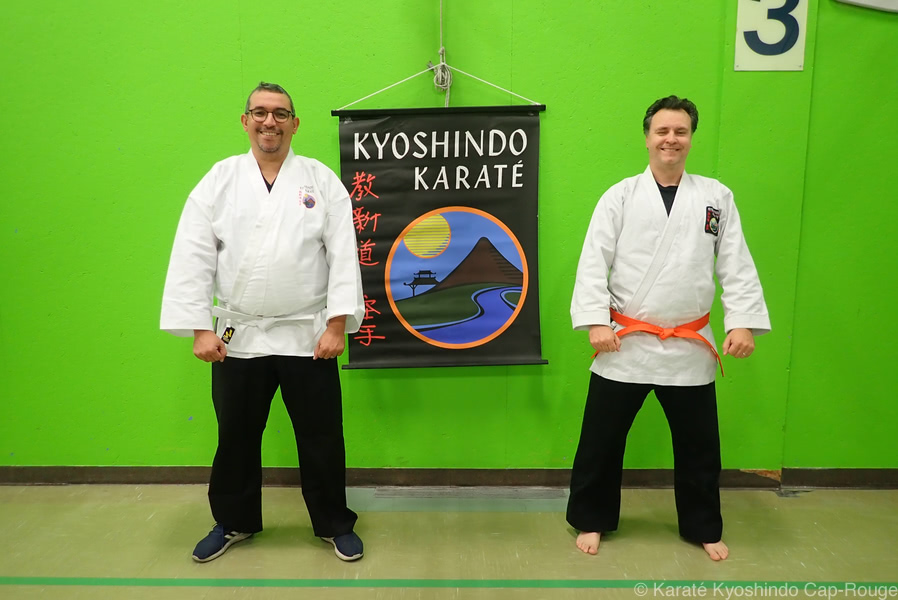 Image - Les participants adultes ceinture blanche et ceinture orange