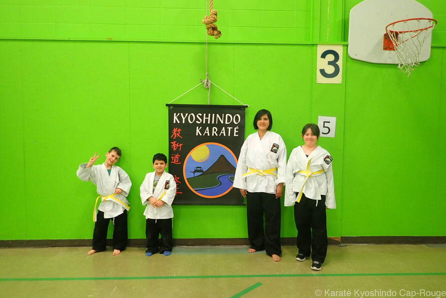 Image - Elliot, Amine, Lorena et Camille, ceinture blanche et jaune, 10 mars 2022