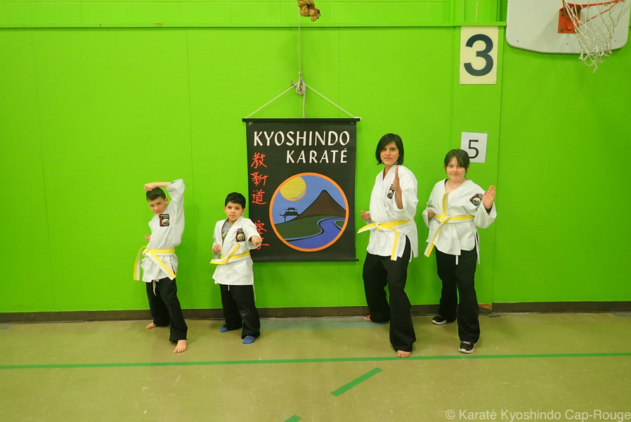 Image - Elliot, Amine, Lorena et Camille, ceinture blanche et jaune, 10 mars 2022